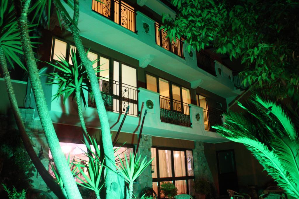 B&B Il Giardino Delle Meraviglie Μελίτο ντι Πόρτο Σάλβο Εξωτερικό φωτογραφία